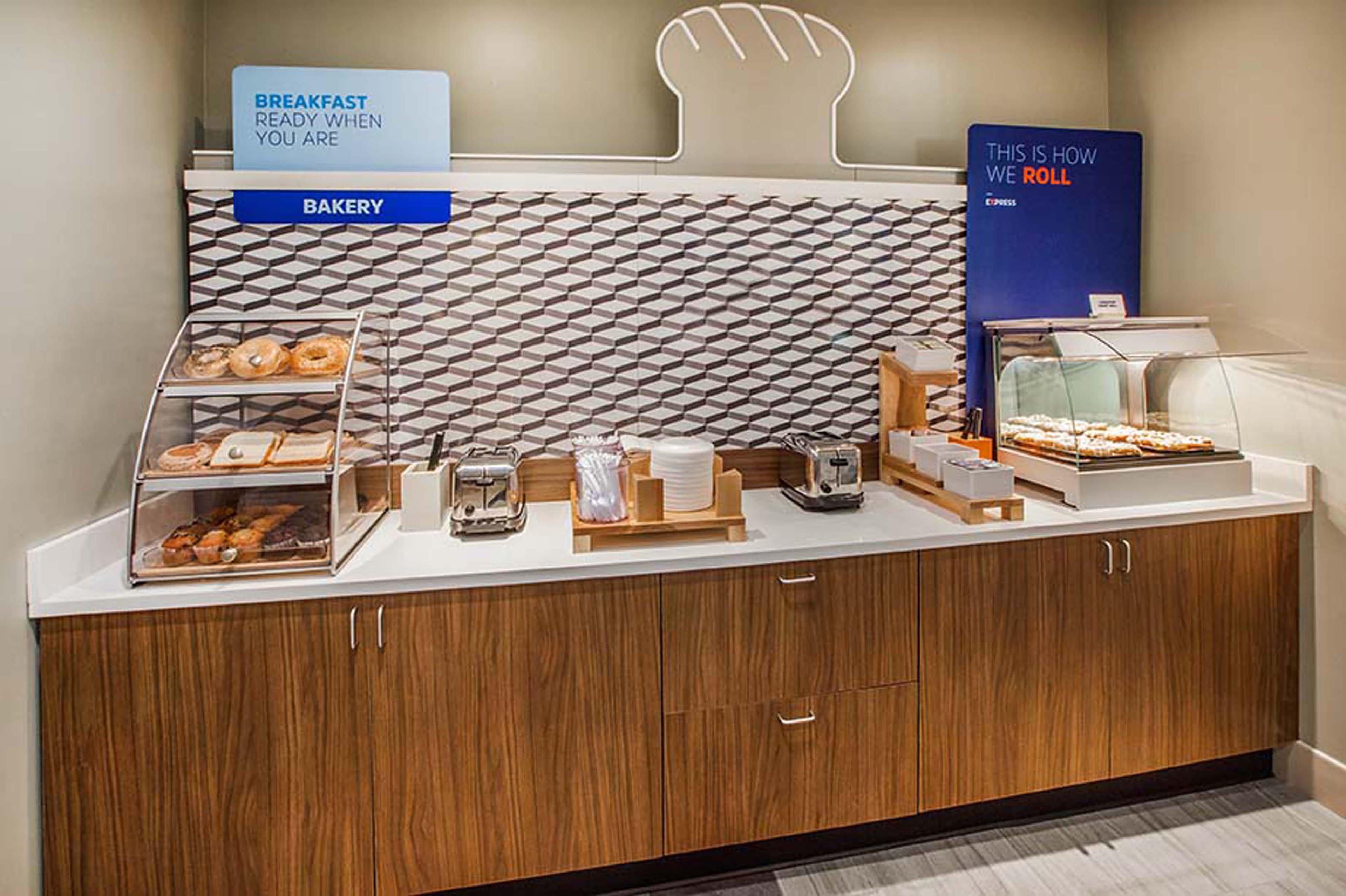 Holiday Inn Express Breaux Bridge By Ihg Henderson Esterno foto