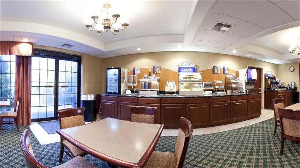 Holiday Inn Express Breaux Bridge By Ihg Henderson Esterno foto
