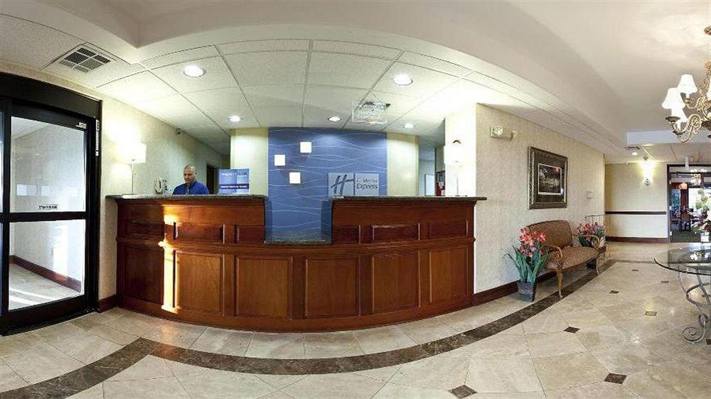 Holiday Inn Express Breaux Bridge By Ihg Henderson Esterno foto